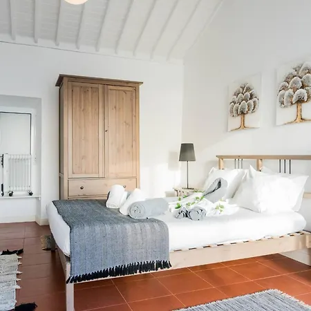 Casa Dos 1740/al Вилла Моштейруш