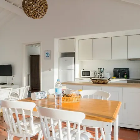 Casa Dos 1740/al Вилла Моштейруш